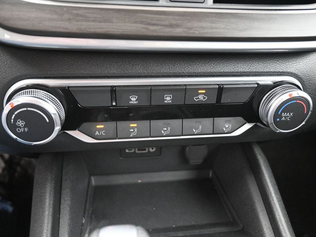 Used 2025 Nissan Altima 2.5 SV image 9