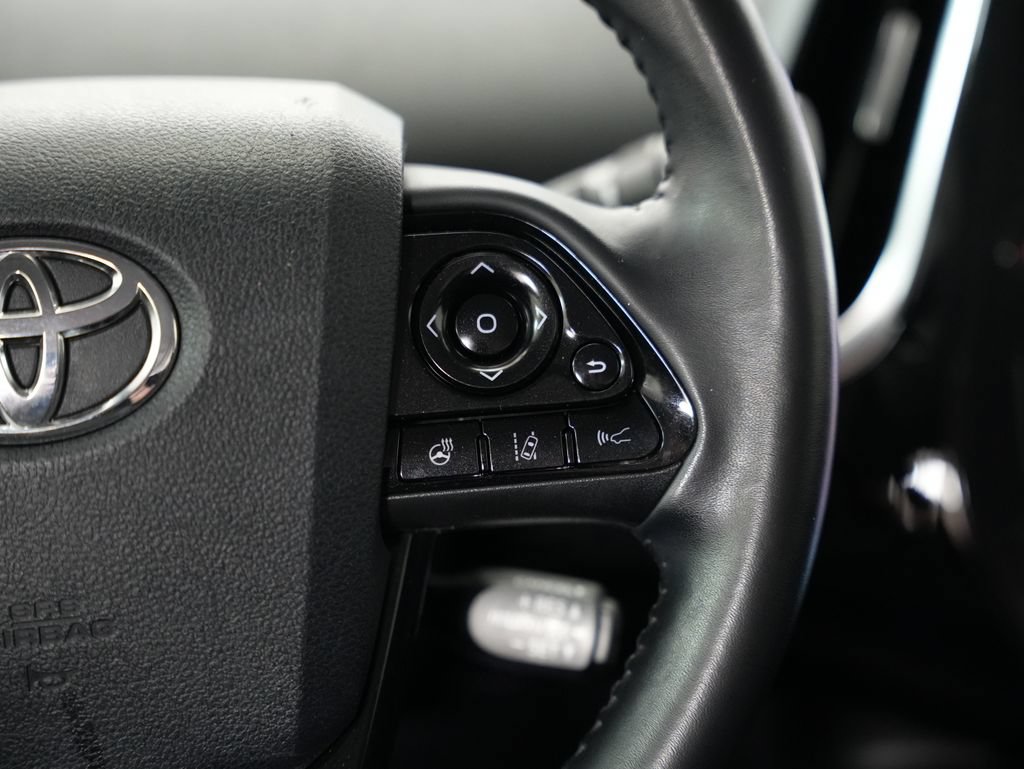 Used 2020 Toyota Prius Limited FWD image 13