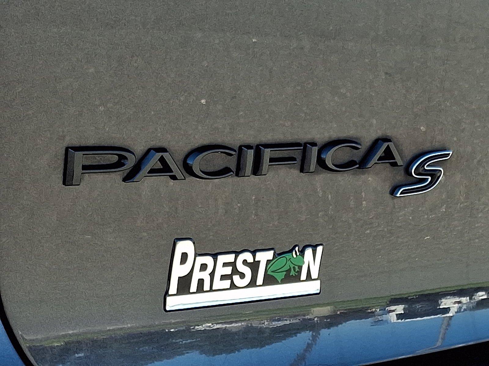 Used 2020 Chrysler Pacifica Limited w/ Advanced Safetytec Group FWD image 30