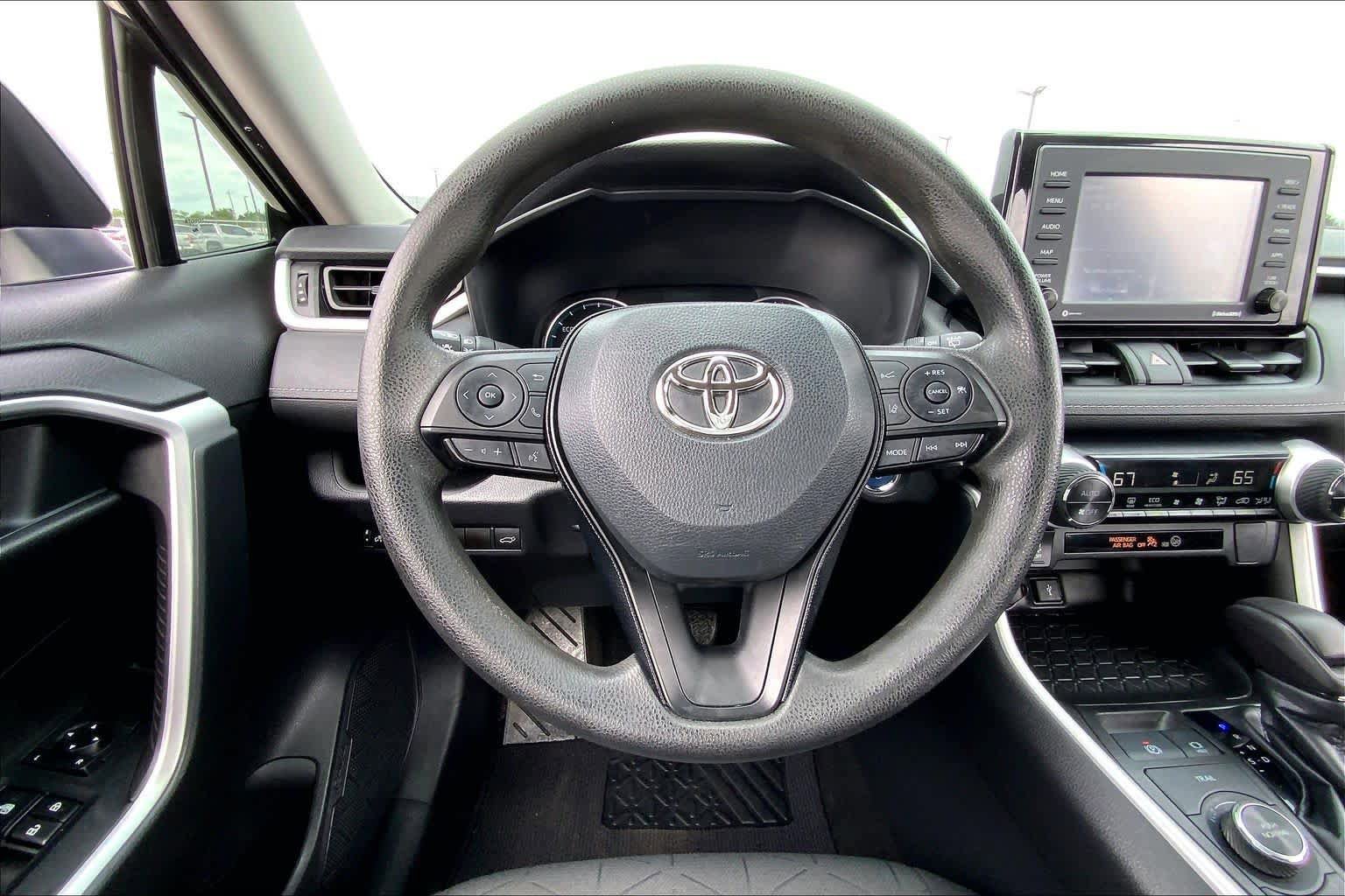 Used 2021 Toyota RAV4 XLE w/ Convenience Package AWD/4WD image 6