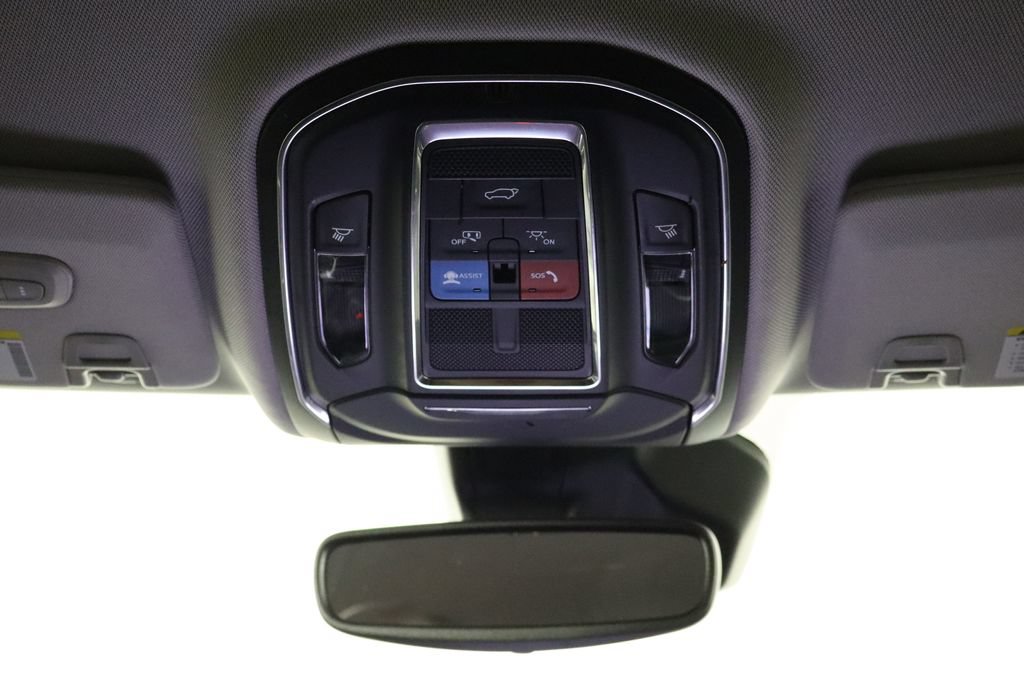 Used 2023 Jeep Grand Cherokee Limited RWD image 25