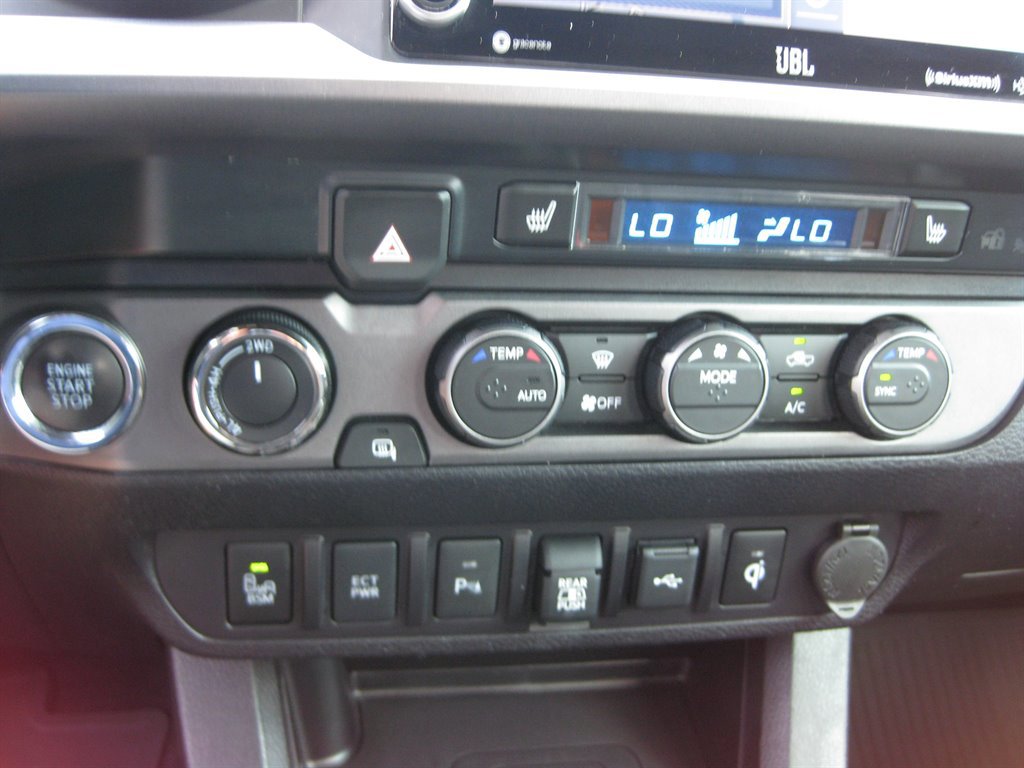 Used 2020 Toyota Tacoma 4x4 Double Cab image 23