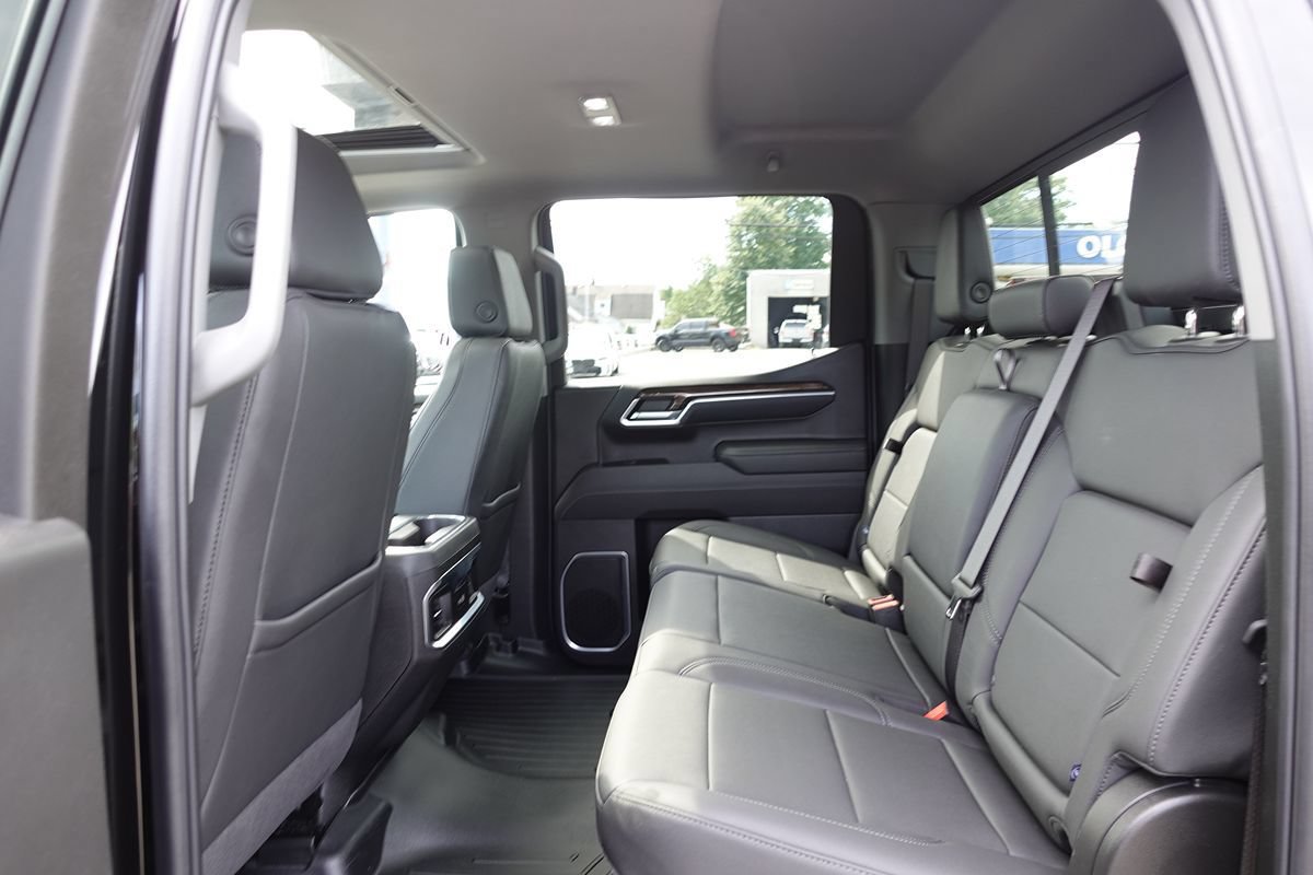 Used 2025 GMC Sierra 1500 Elevation w/ Elevation Premium Package AWD/4WD image 24