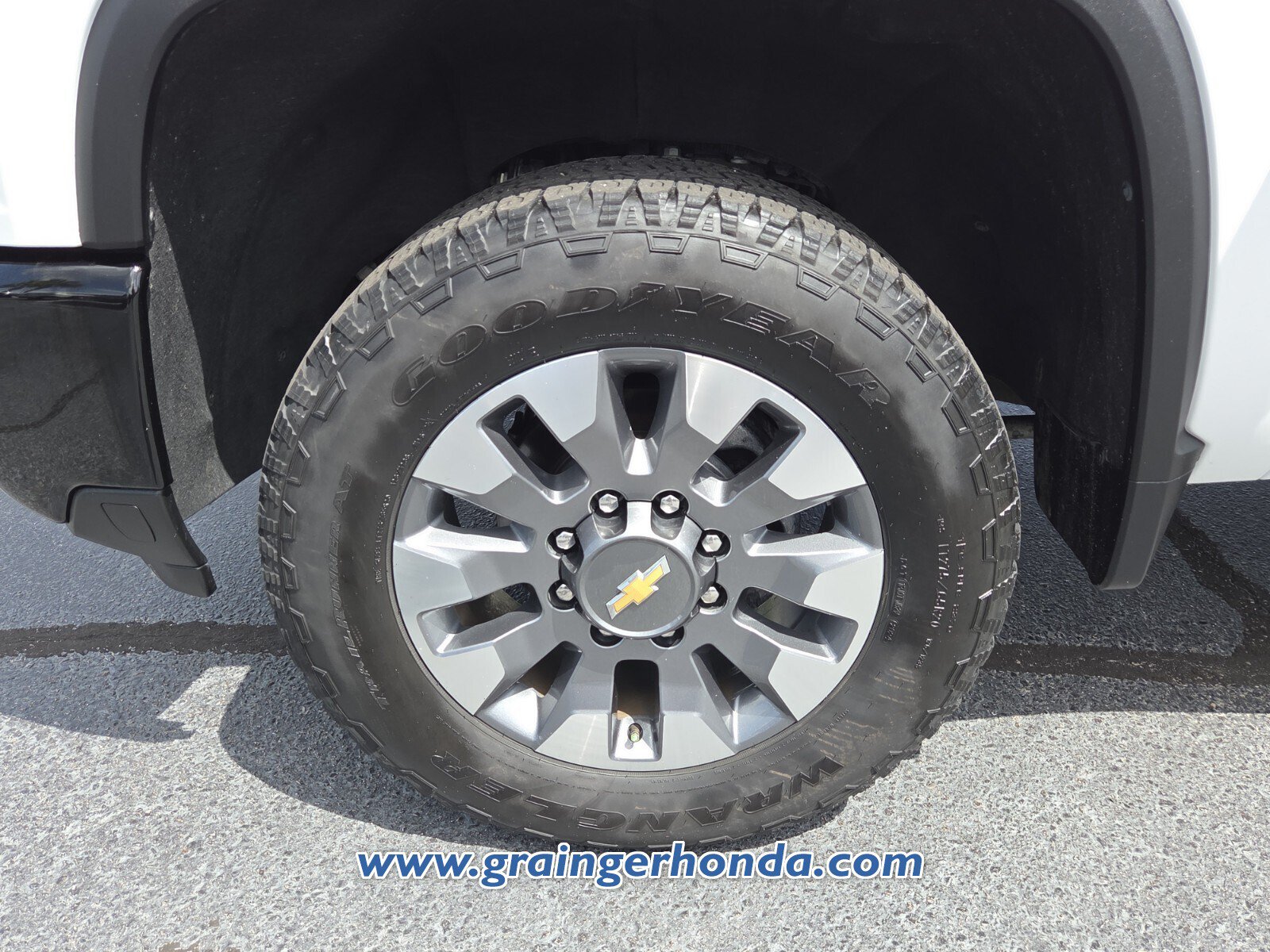 Used 2024 Chevrolet Silverado 2500 Custom w/ Custom Value Package RWD image 9
