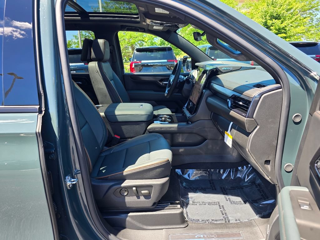 New 2026 GMC Yukon AT4 w/ AT4 Premium Plus Package AWD/4WD image 30