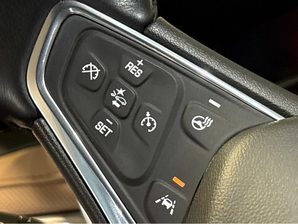 Used 2022 Chevrolet Equinox Premier image 11