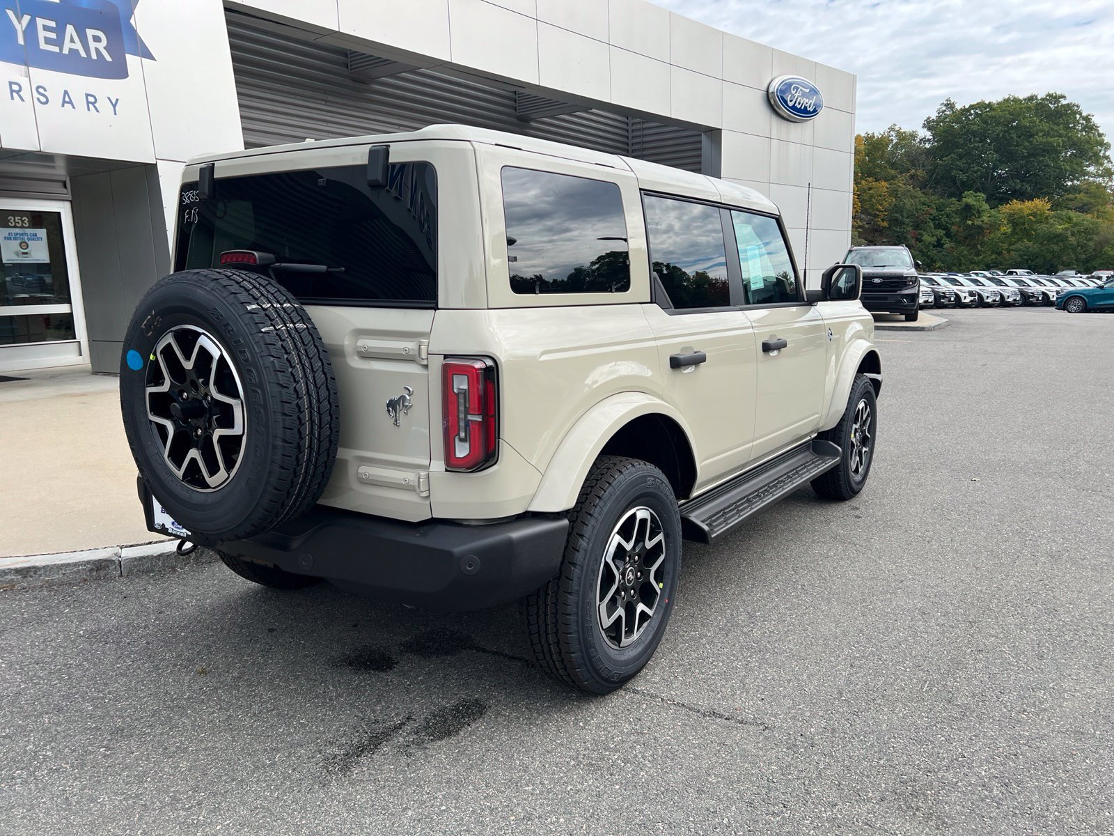 New 2026 Ford Bronco Outer Banks AWD/4WD image 7