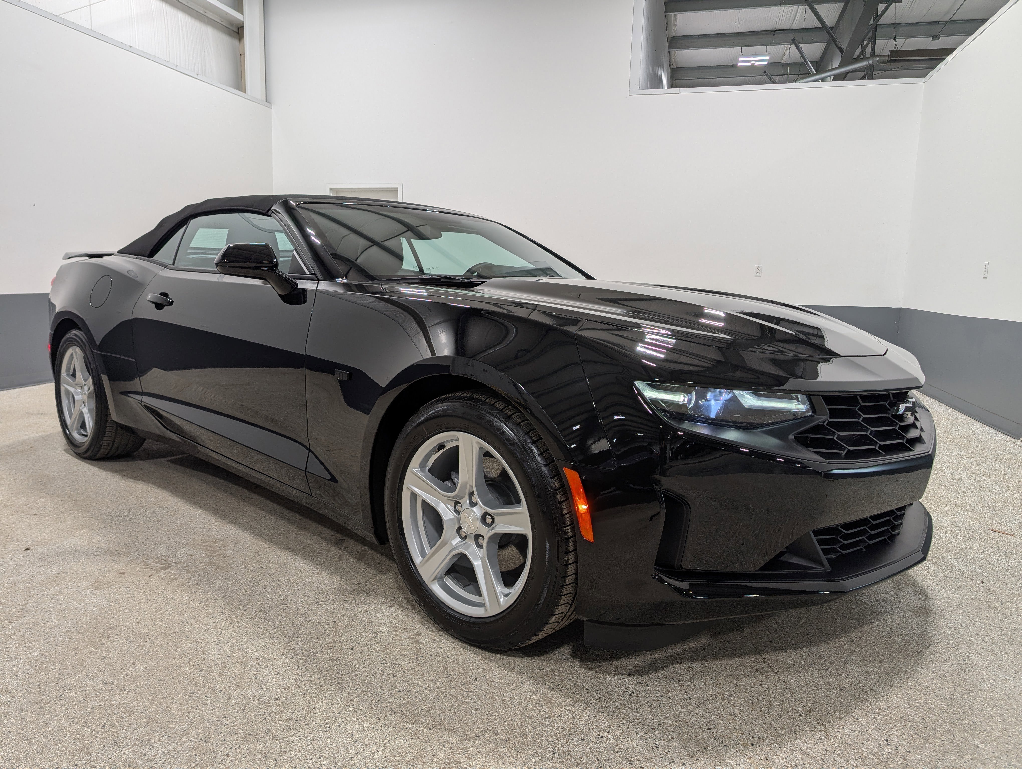 Used 2024 Chevrolet Camaro LT image 9