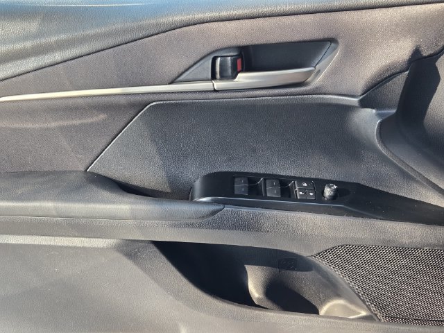 Used 2026 Toyota Camry LE FWD image 31