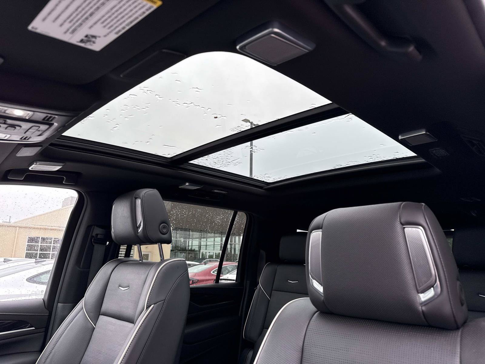 Used 2022 Cadillac Escalade ESV Sport w/ Touring Package AWD/4WD image 4