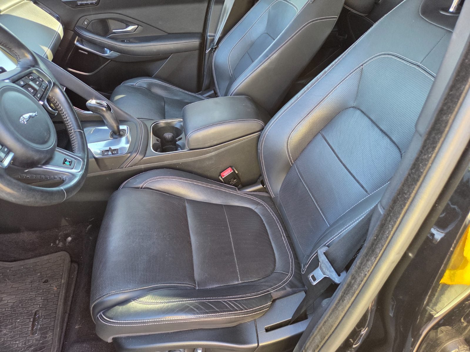 Used 2019 Jaguar E-PACE R-Dynamic HSE AWD/4WD image 7