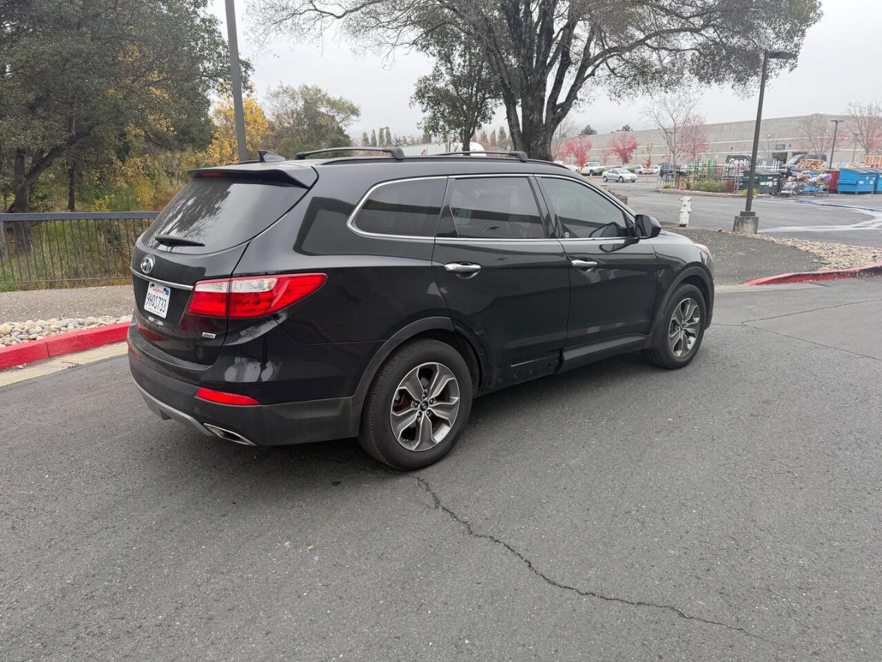 Used 2015 Hyundai Santa Fe GLS image 2