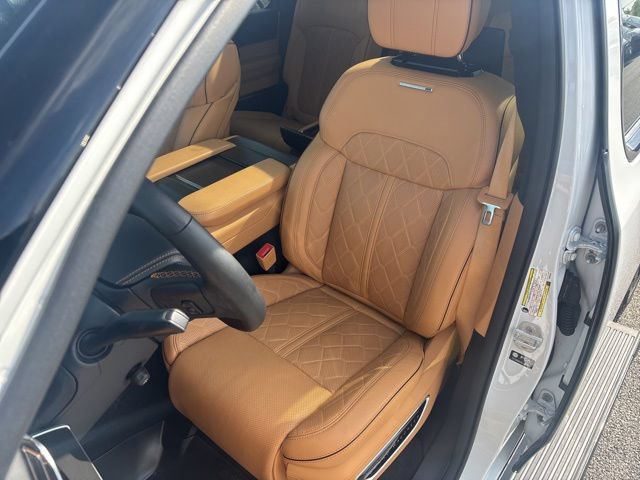 Used 2025 Jeep Grand Wagoneer L Series III w/ Rear Seat Video Group 1 AWD/4WD image 15