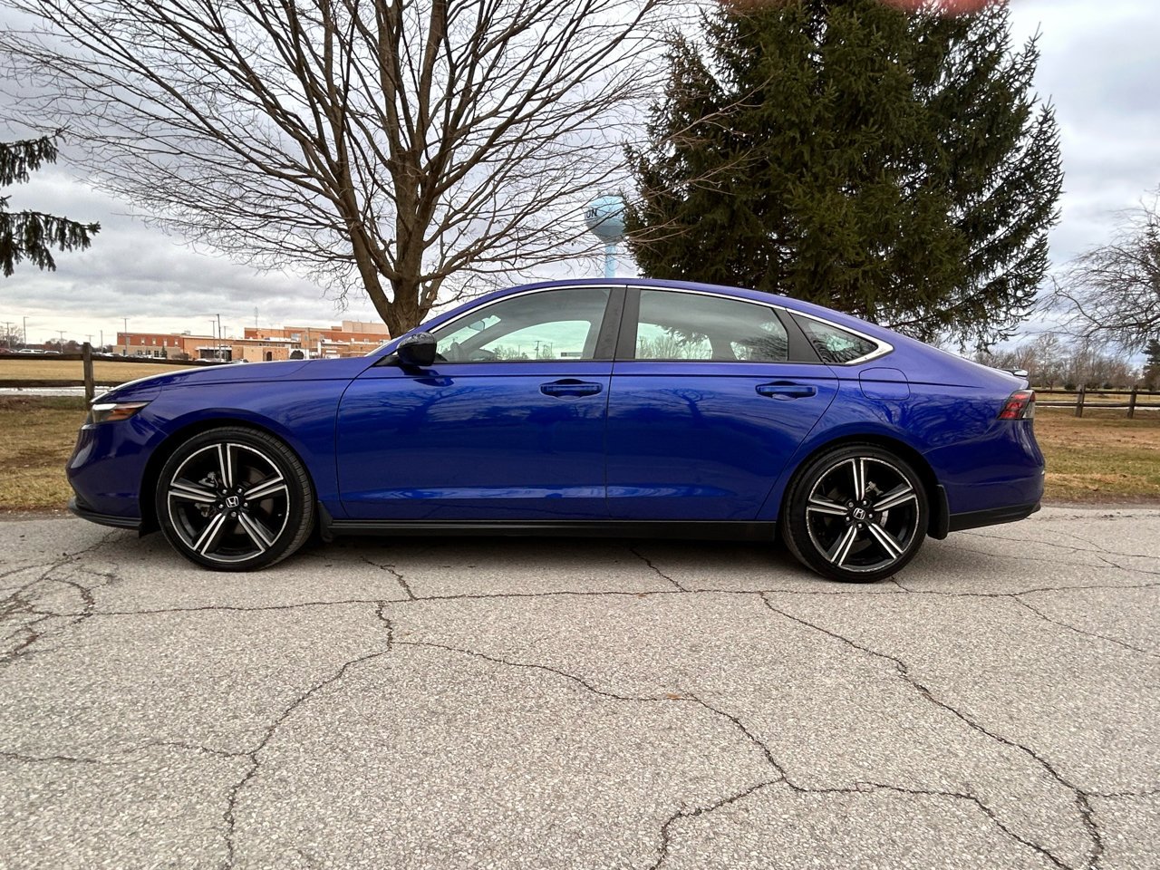 Used 2023 Honda Accord Sport image 2