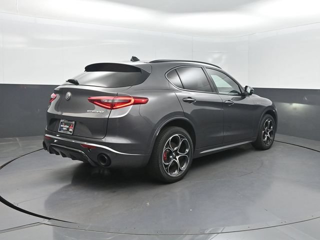 Used 2023 Alfa Romeo Stelvio Veloce AWD/4WD image 31