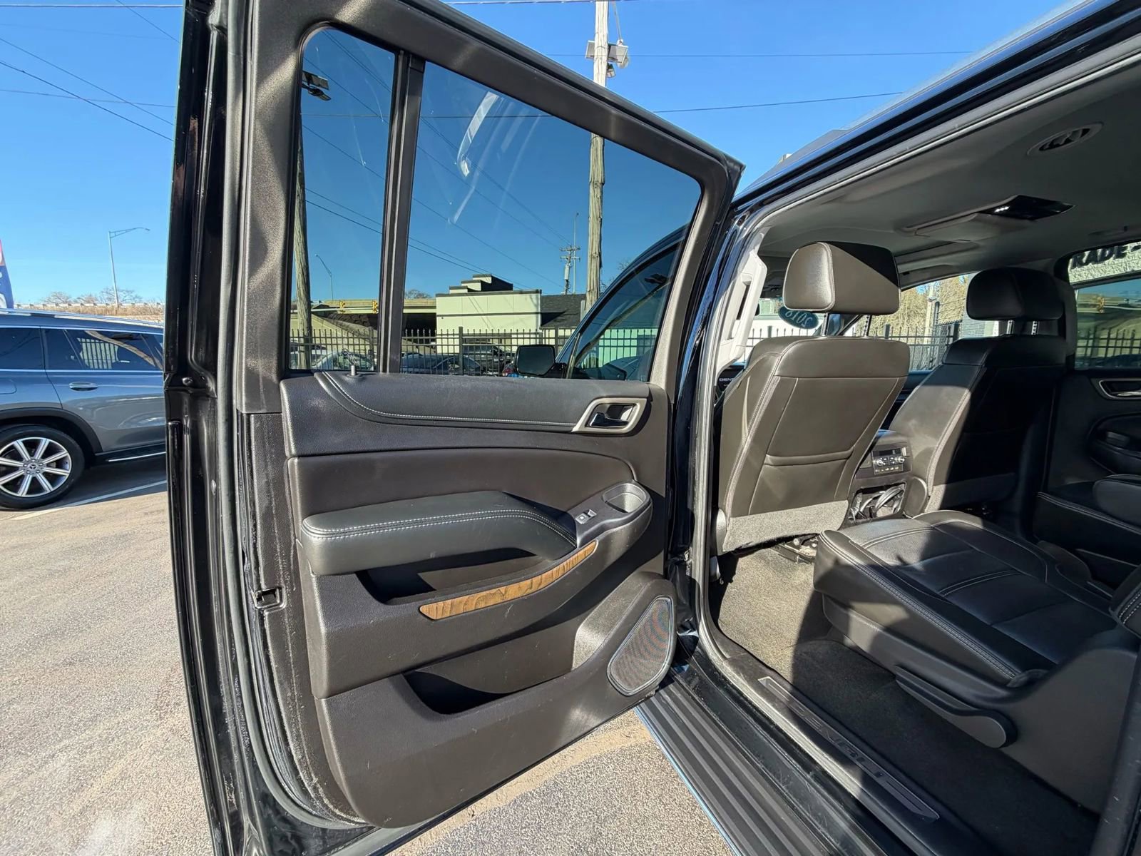 Used 2018 GMC Yukon XL Denali w/ Open Road Package image 21