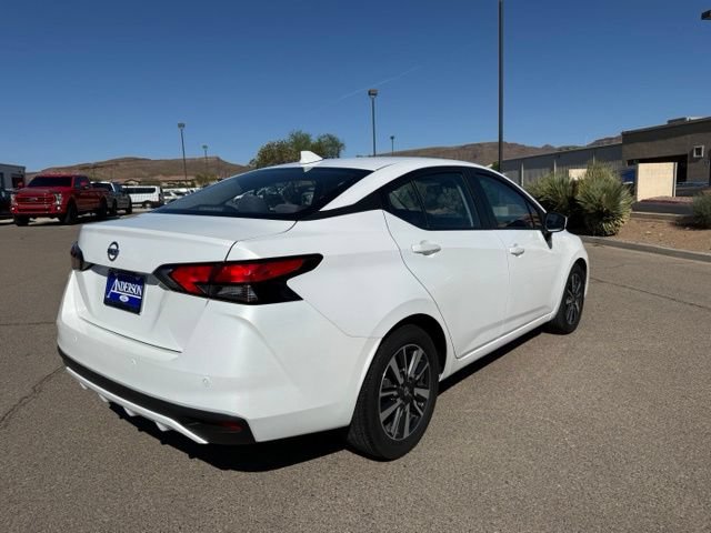 Used 2022 Nissan Versa SV FWD image 5