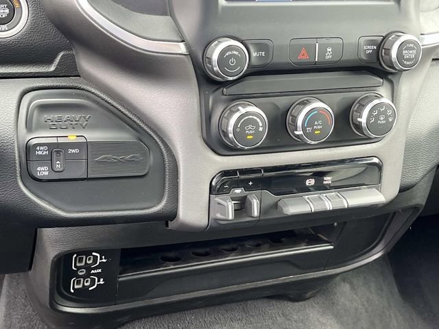 Used 2024 RAM 2500 Big Horn AWD/4WD image 29