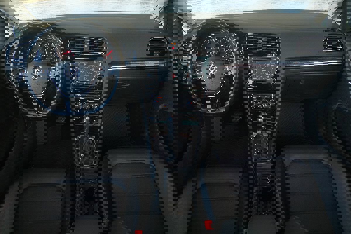 Used 2017 Volkswagen Golf SEL image 19