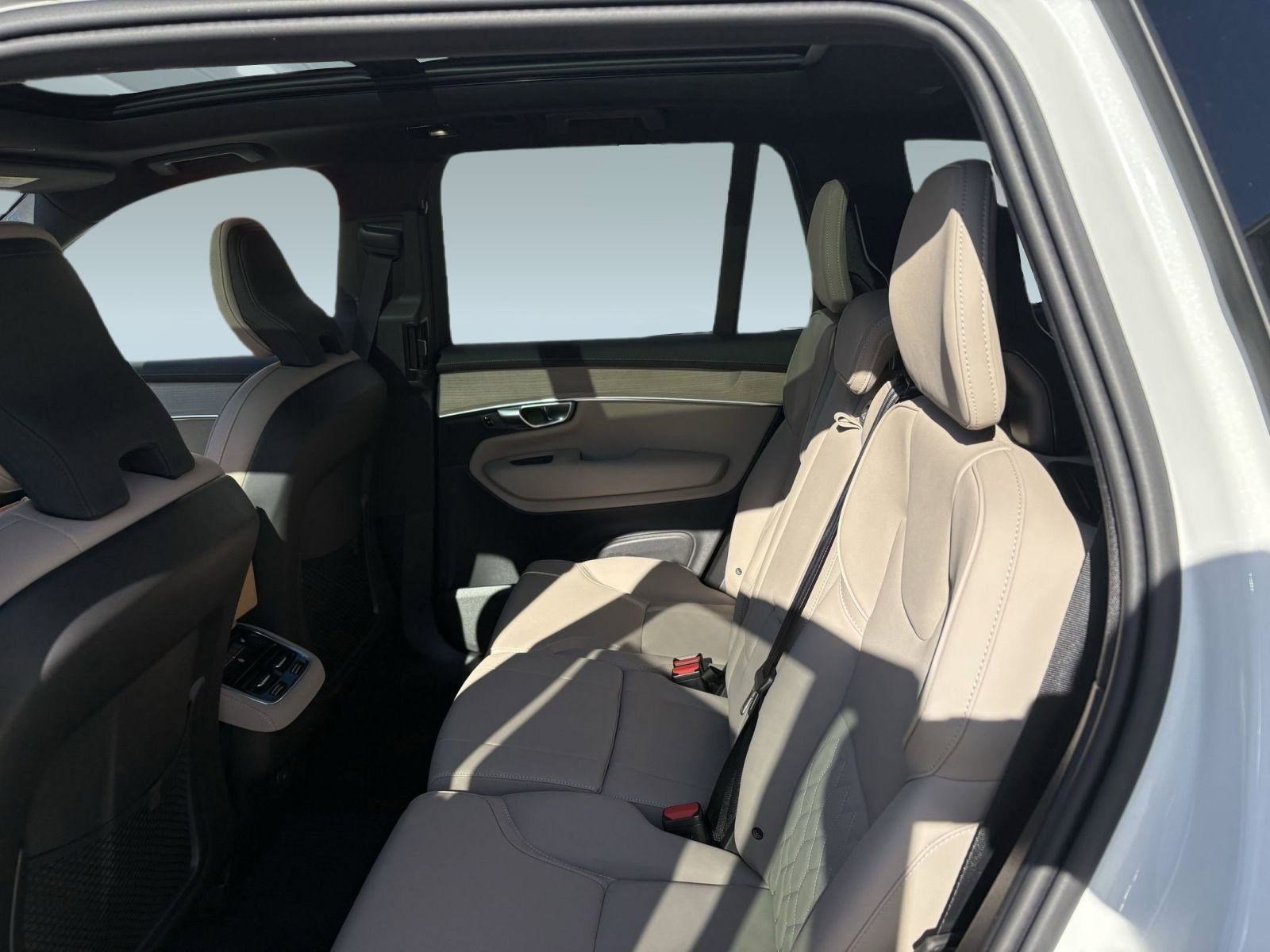 New 2026 Volvo XC90 B6 Plus w/ Protection Package Premier image 14