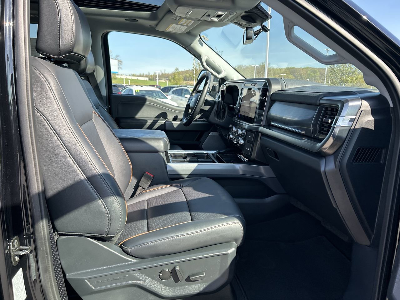 Used 2025 Ford F250 Lariat w/ Lariat Ultimate Package AWD/4WD image 15