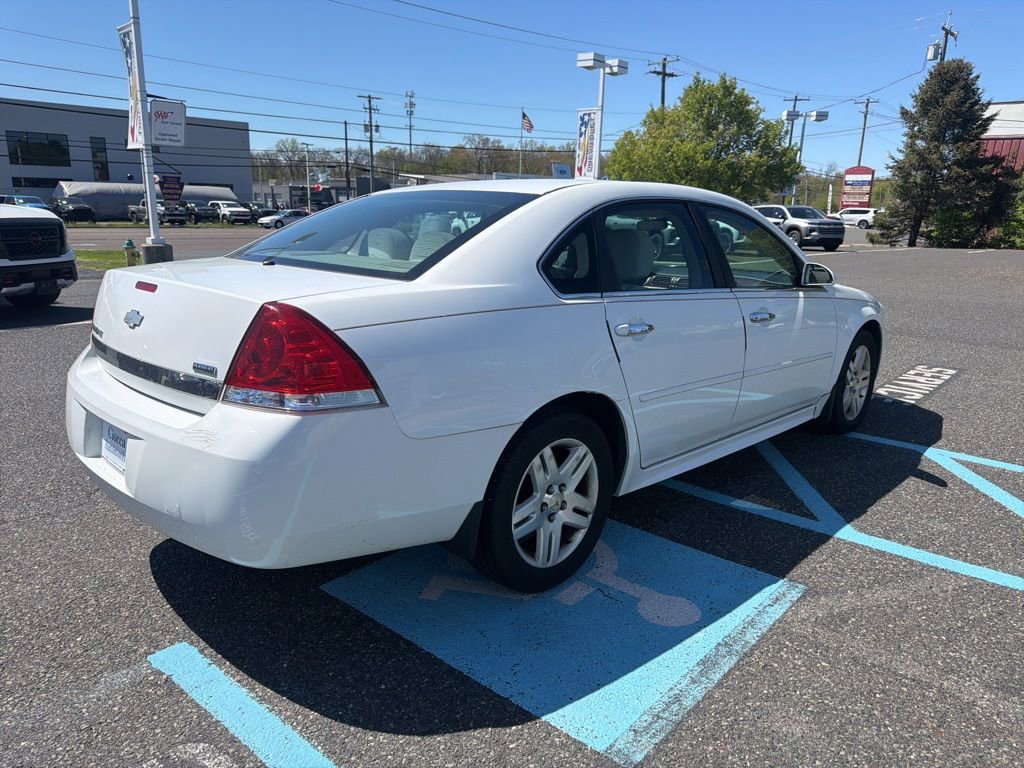 Used 2011 Chevrolet Impala LT FWD image 3