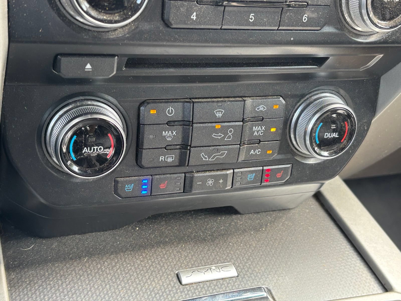 Used 2016 Ford F150 Lariat AWD/4WD image 8