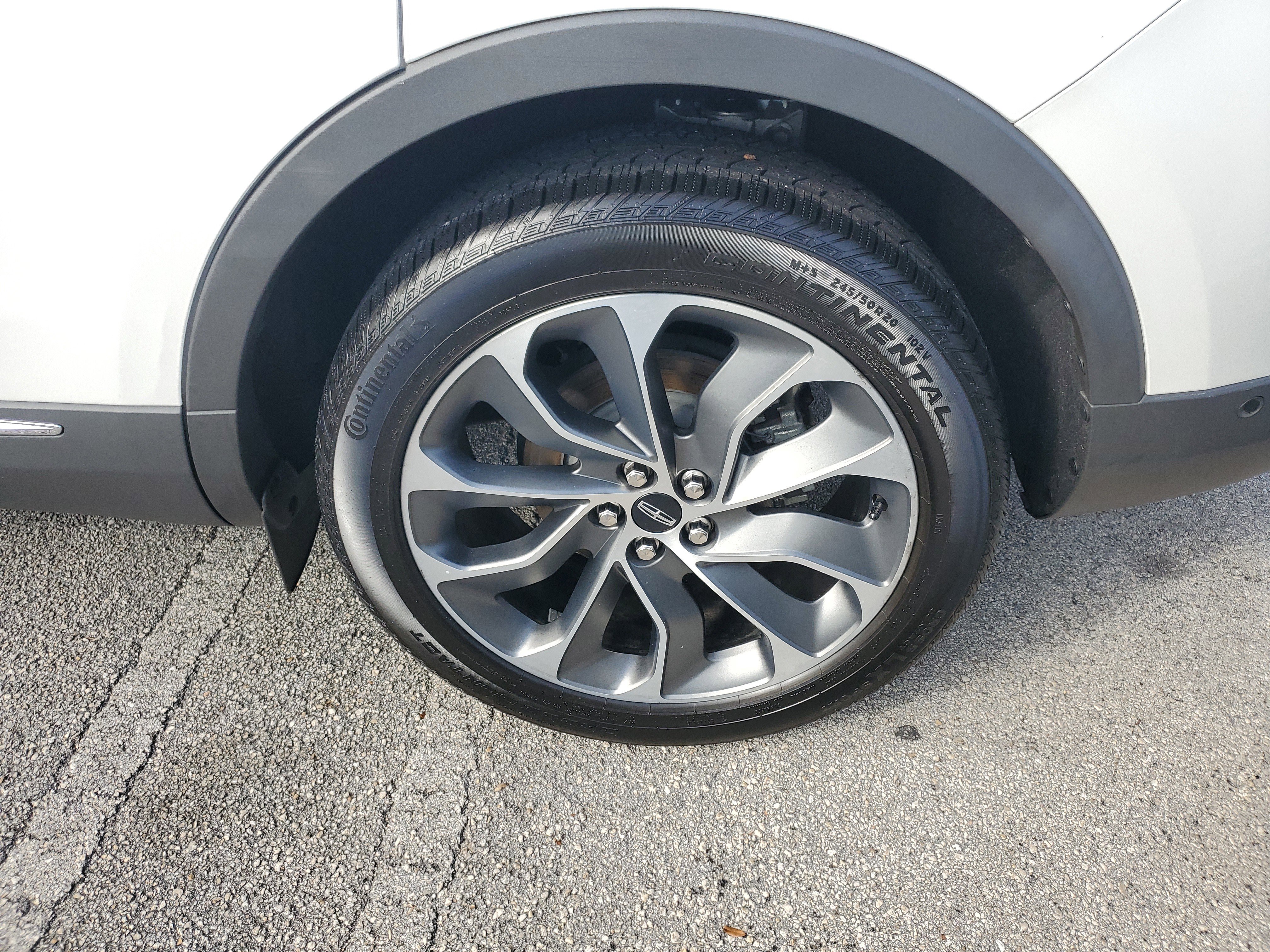 Certified 2022 Lincoln Nautilus Reserve w/ Equipment Group 201A image 7