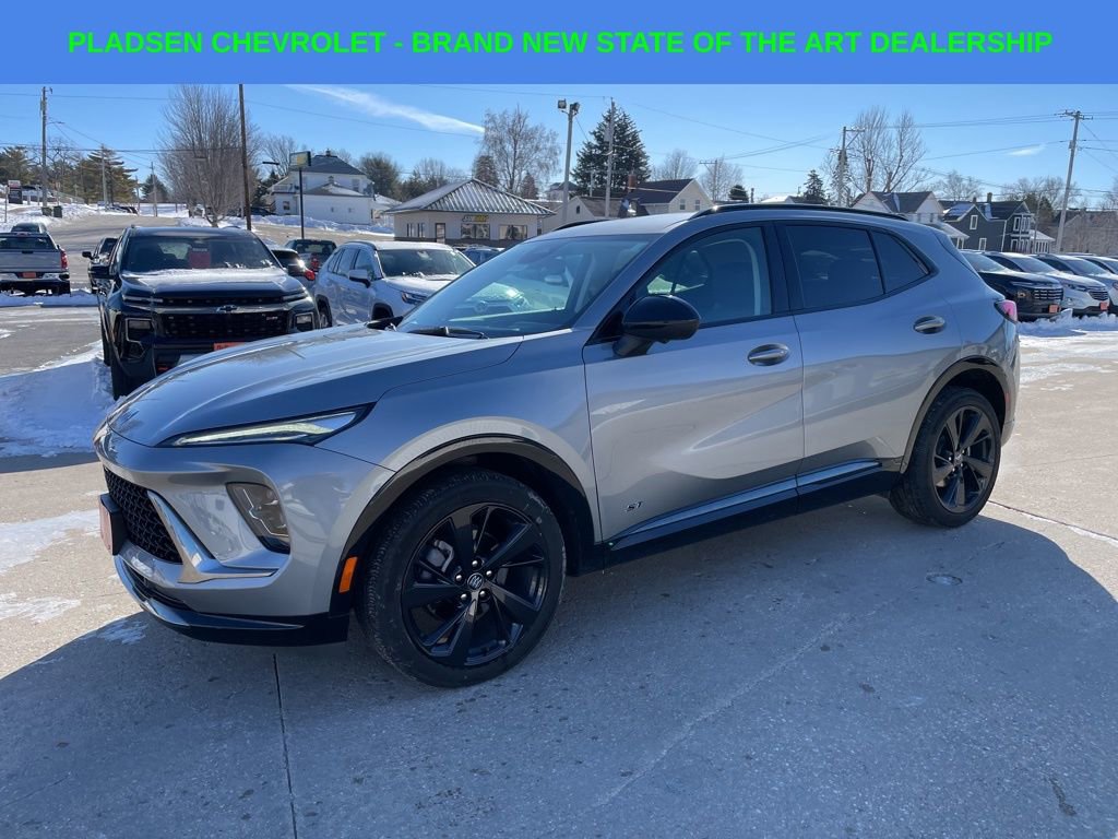 Used 2024 Buick Envision Sport Touring image 1