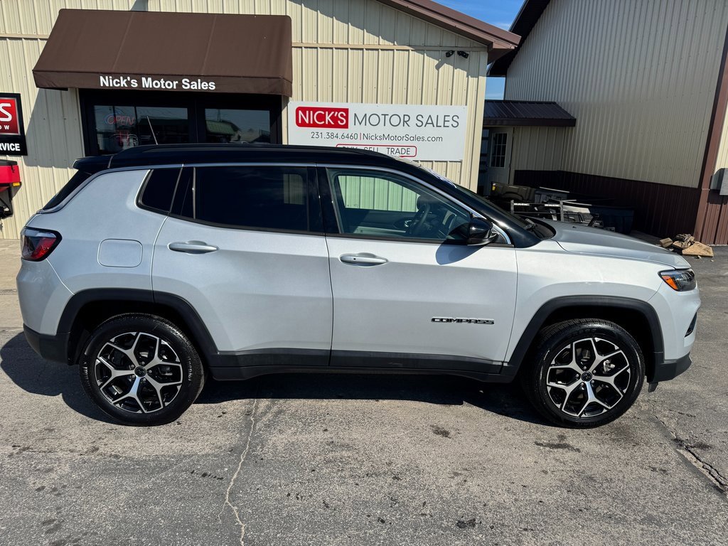 Used 2025 Jeep Compass Limited image 2