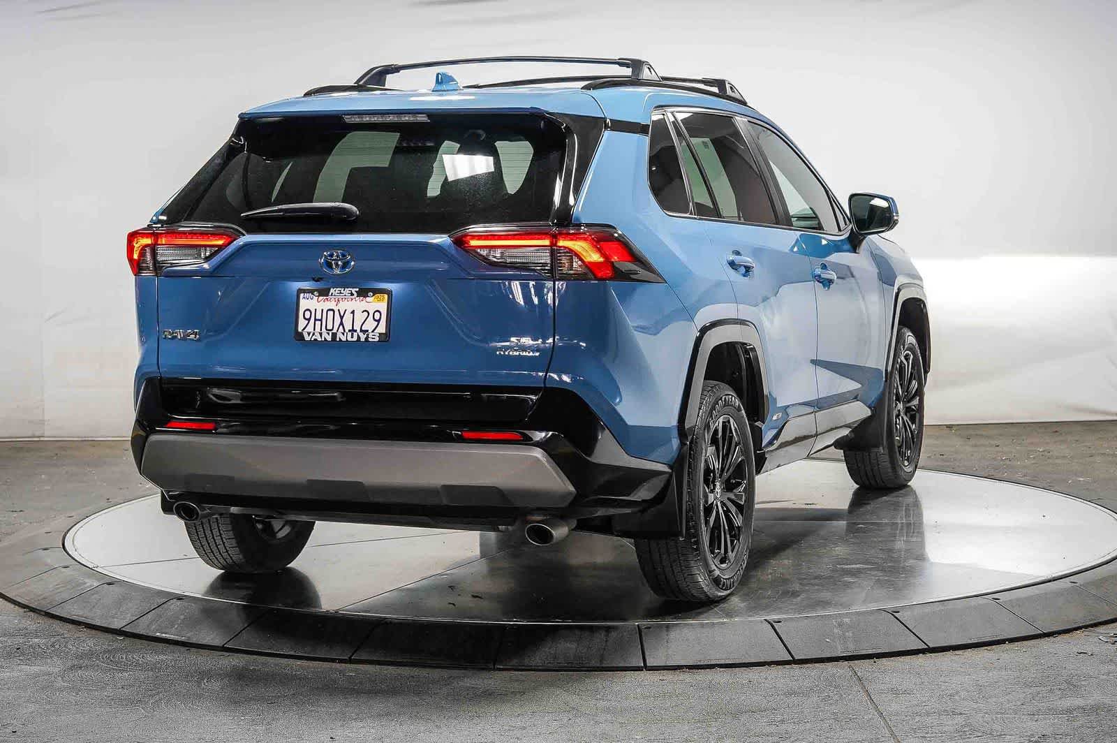Certified 2023 Toyota RAV4 SE AWD/4WD image 5