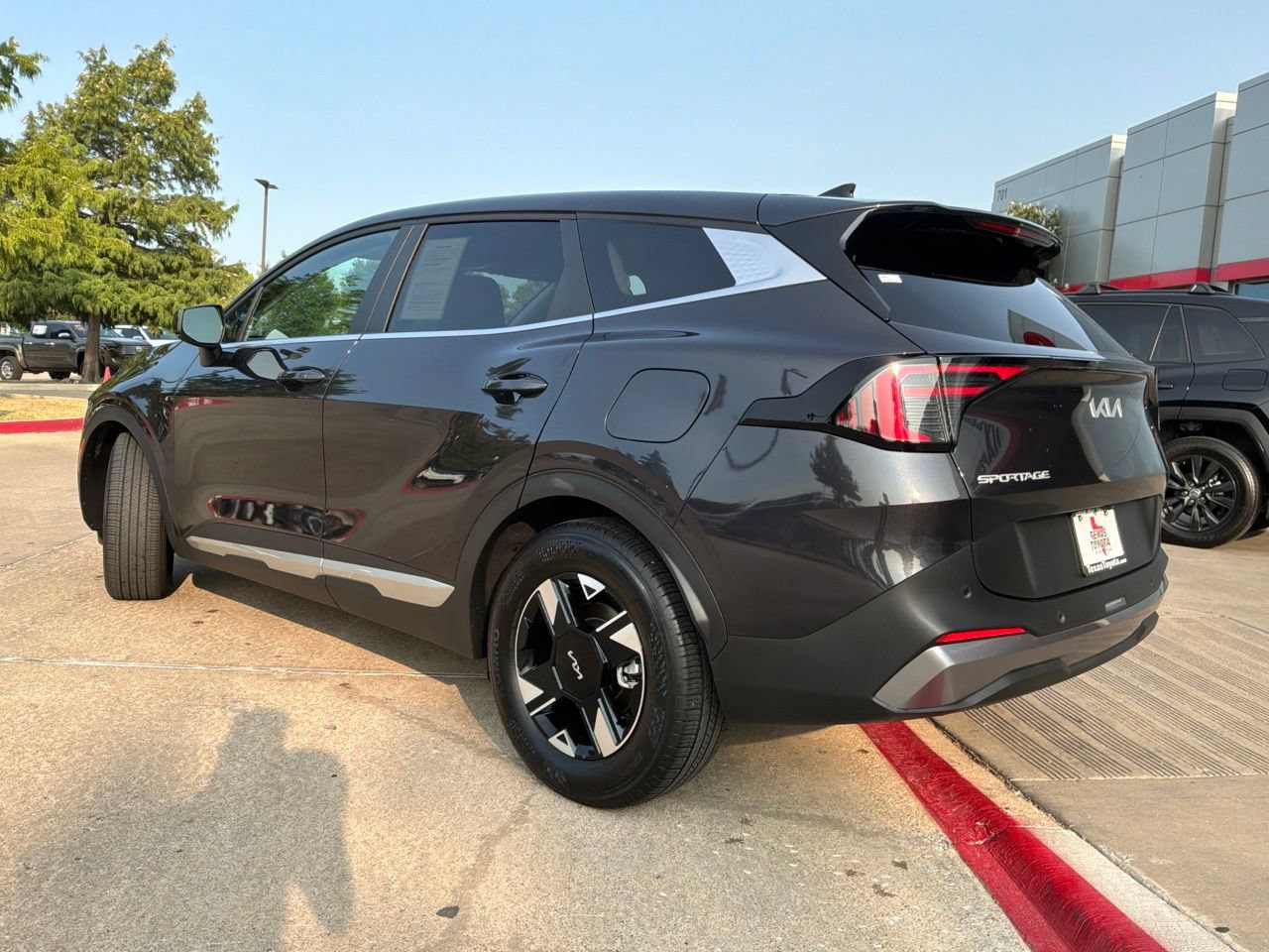 Used 2026 Kia Sportage LX FWD image 8