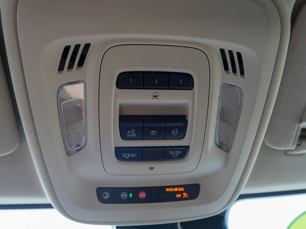 Used 2022 Buick Envision Essence w/ Technology Package II FWD image 32