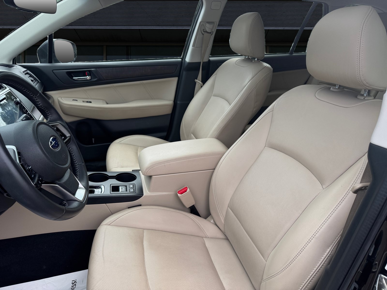 Used 2019 Subaru Outback 2.5i Limited AWD/4WD image 2