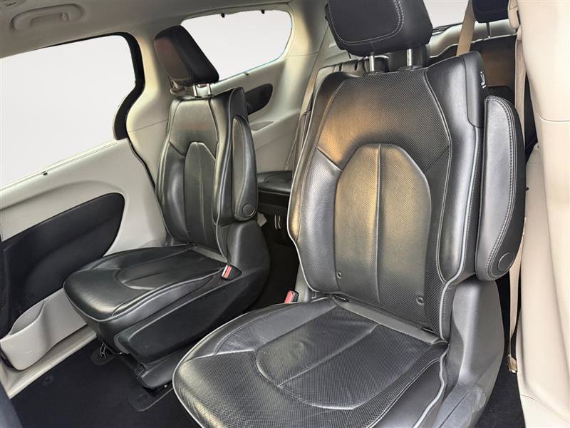 Used 2019 Chrysler Pacifica Limited w/ Advanced Safetytec Group image 14