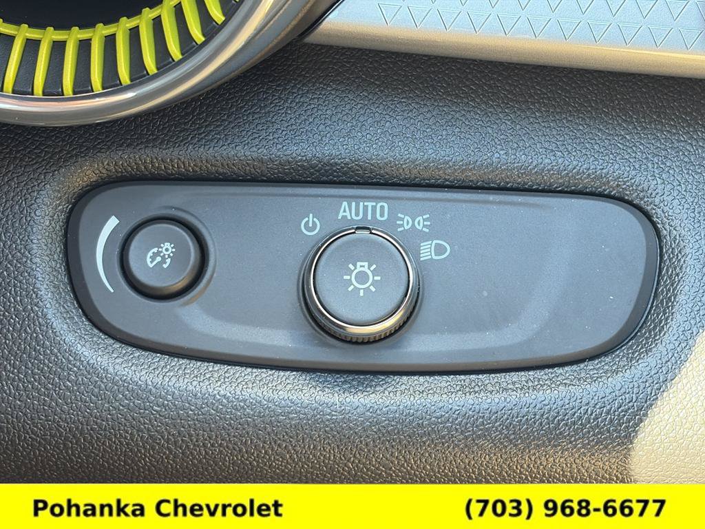 Used 2025 Chevrolet Trax LT FWD image 14