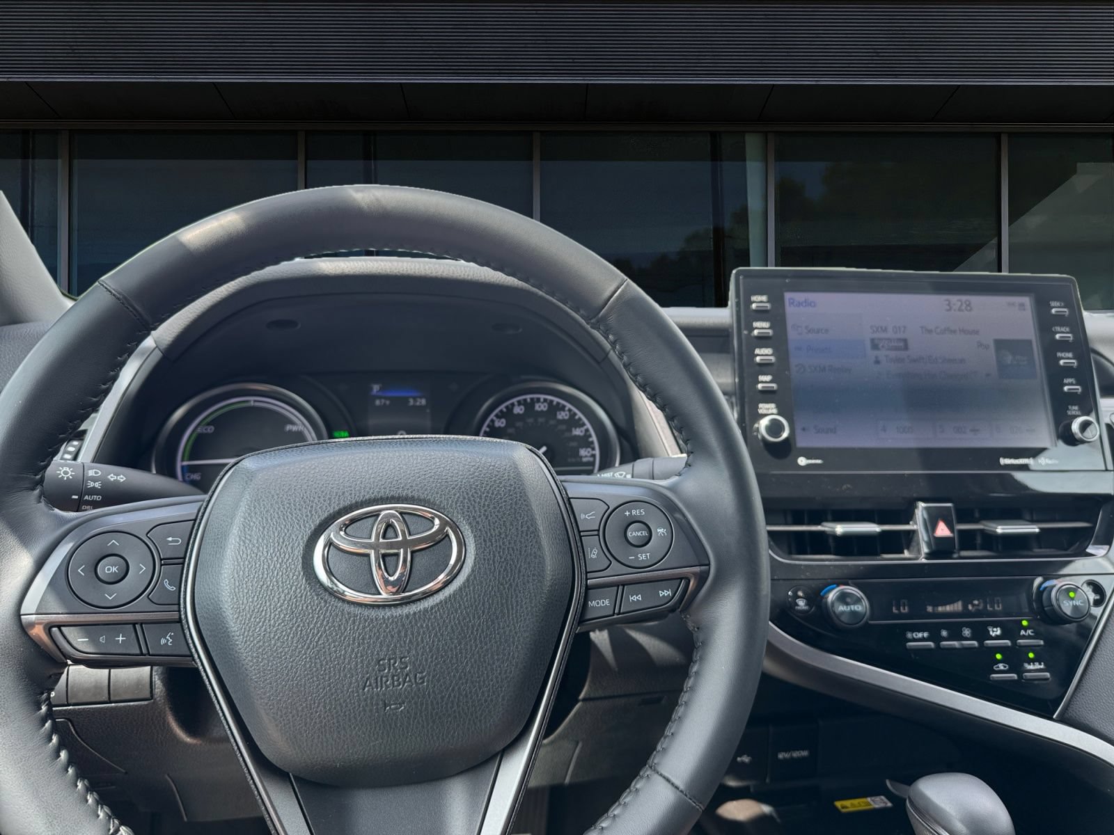 Used 2023 Toyota Camry SE w/ Audio Upgrade Package FWD image 4