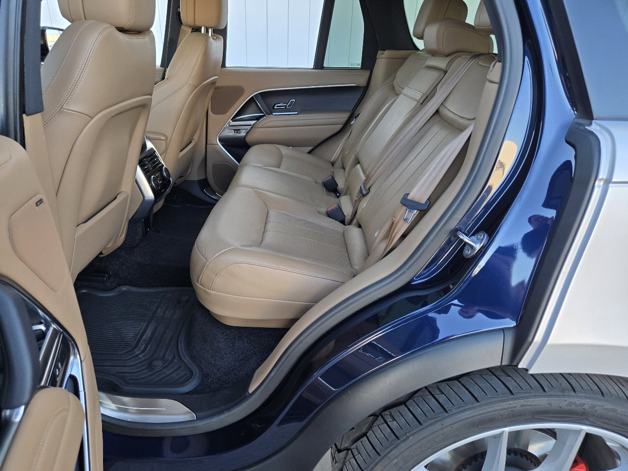 Used 2023 Land Rover Range Rover SE image 34