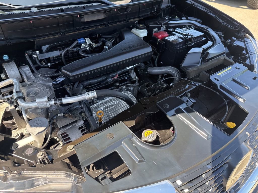 Used 2020 Nissan Rogue SV image 29