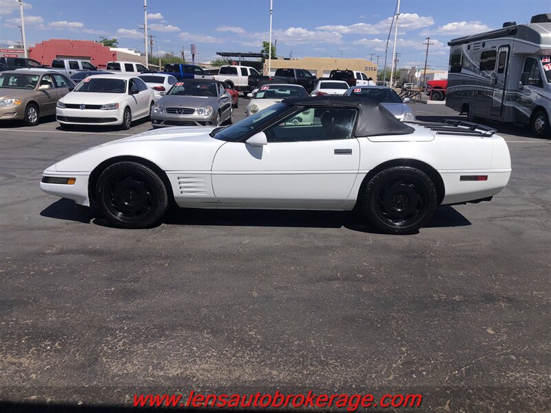 Used 1992 Chevrolet Corvette Convertible RWD image 6
