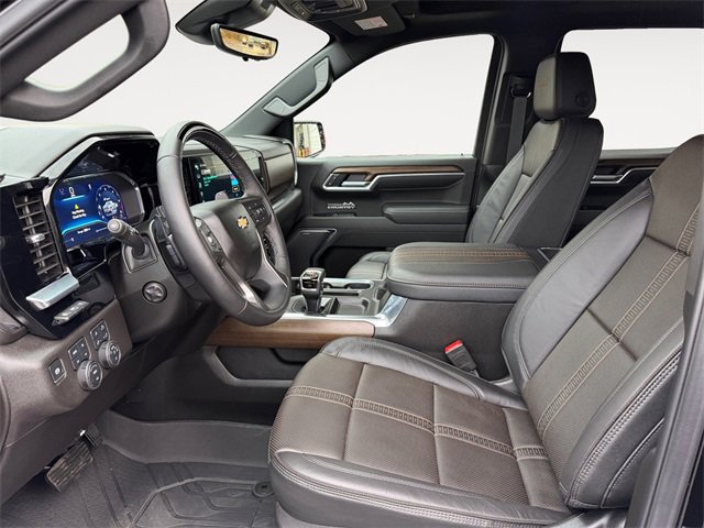 Used 2025 Chevrolet Silverado 1500 High Country image 9