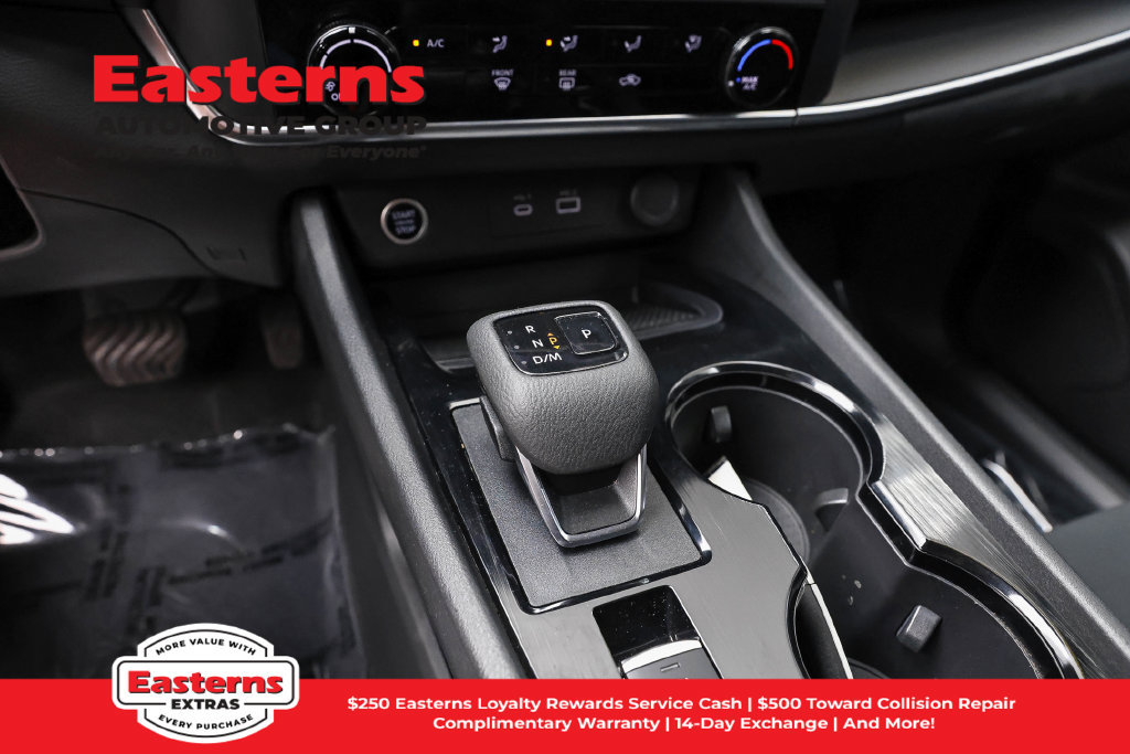 Used 2023 Nissan Rogue S AWD/4WD image 14