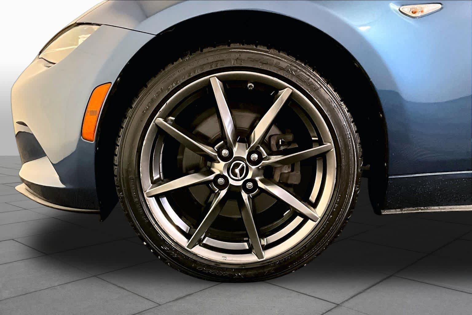 Used 2019 MAZDA MX-5 Miata RF Grand Touring RWD image 11