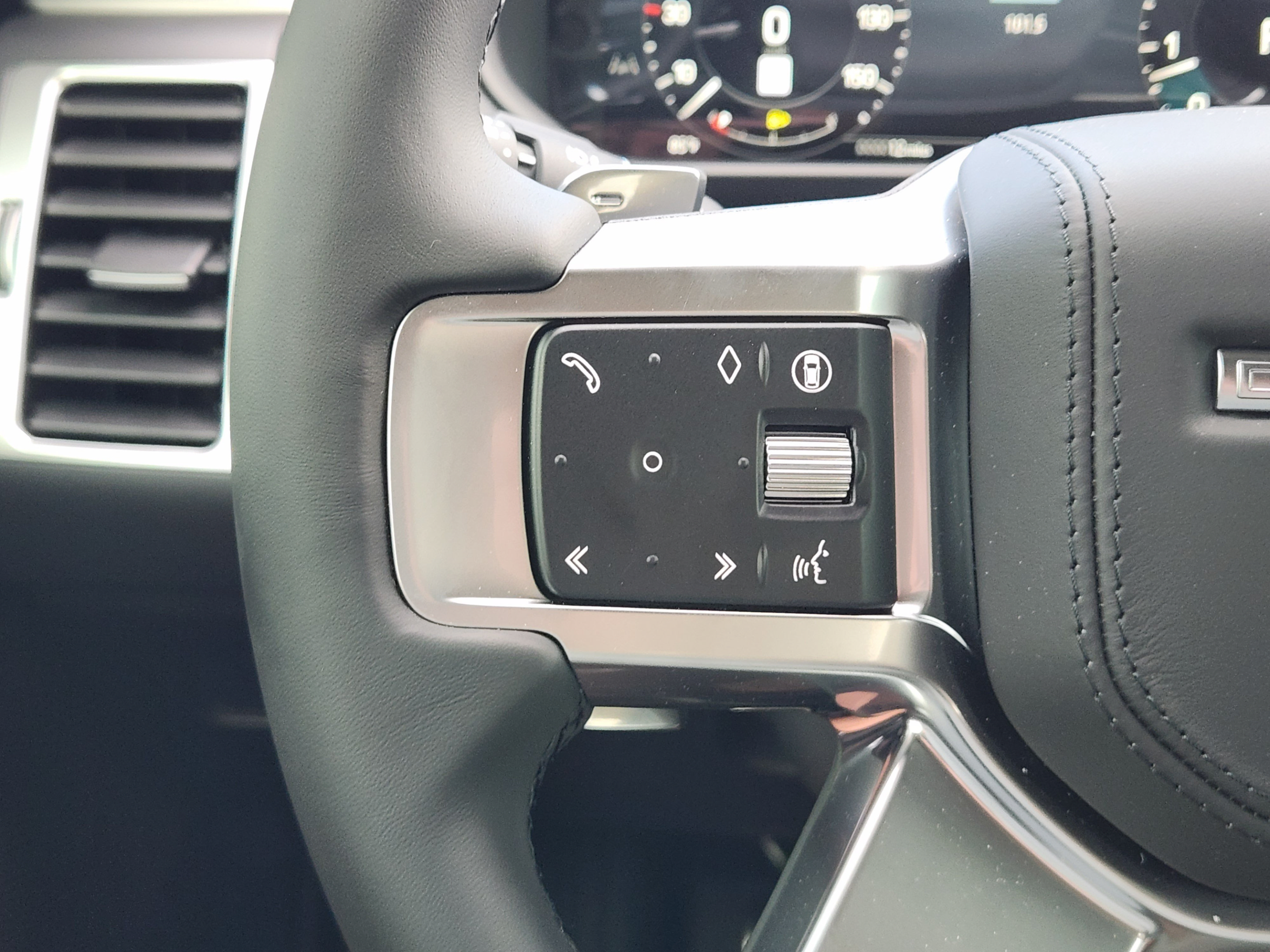 New 2026 Land Rover Discovery Limited Edition AWD/4WD image 24