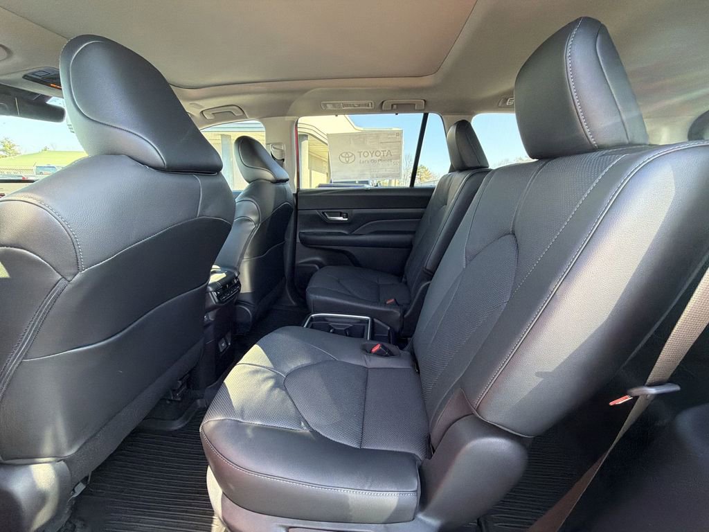 Used 2026 Toyota Grand Highlander Limited image 14