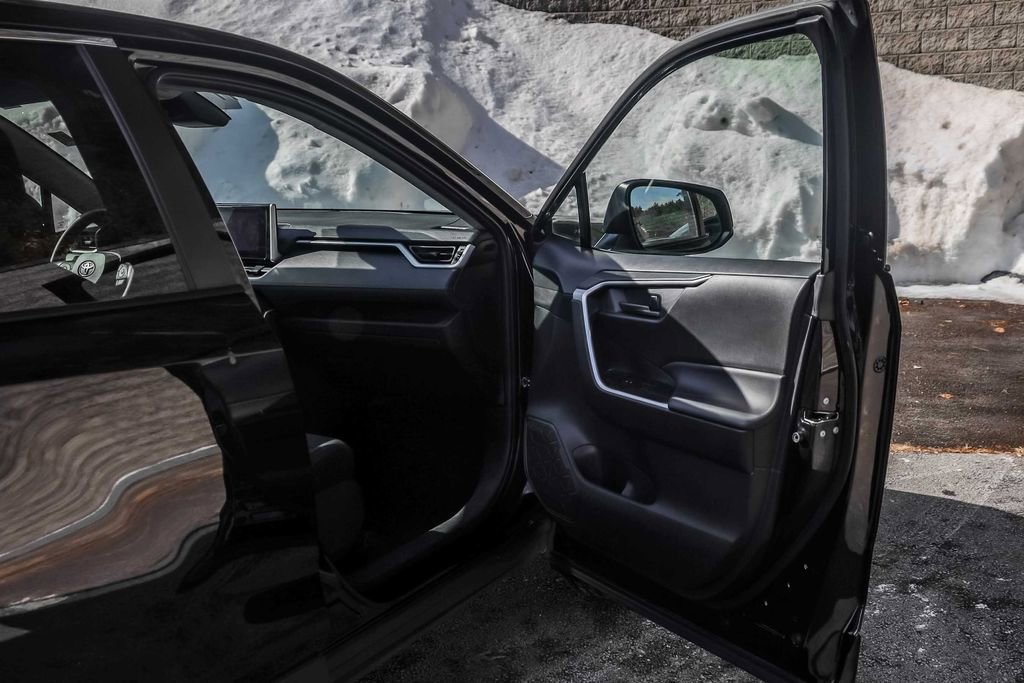 Used 2024 Toyota RAV4 LE image 14