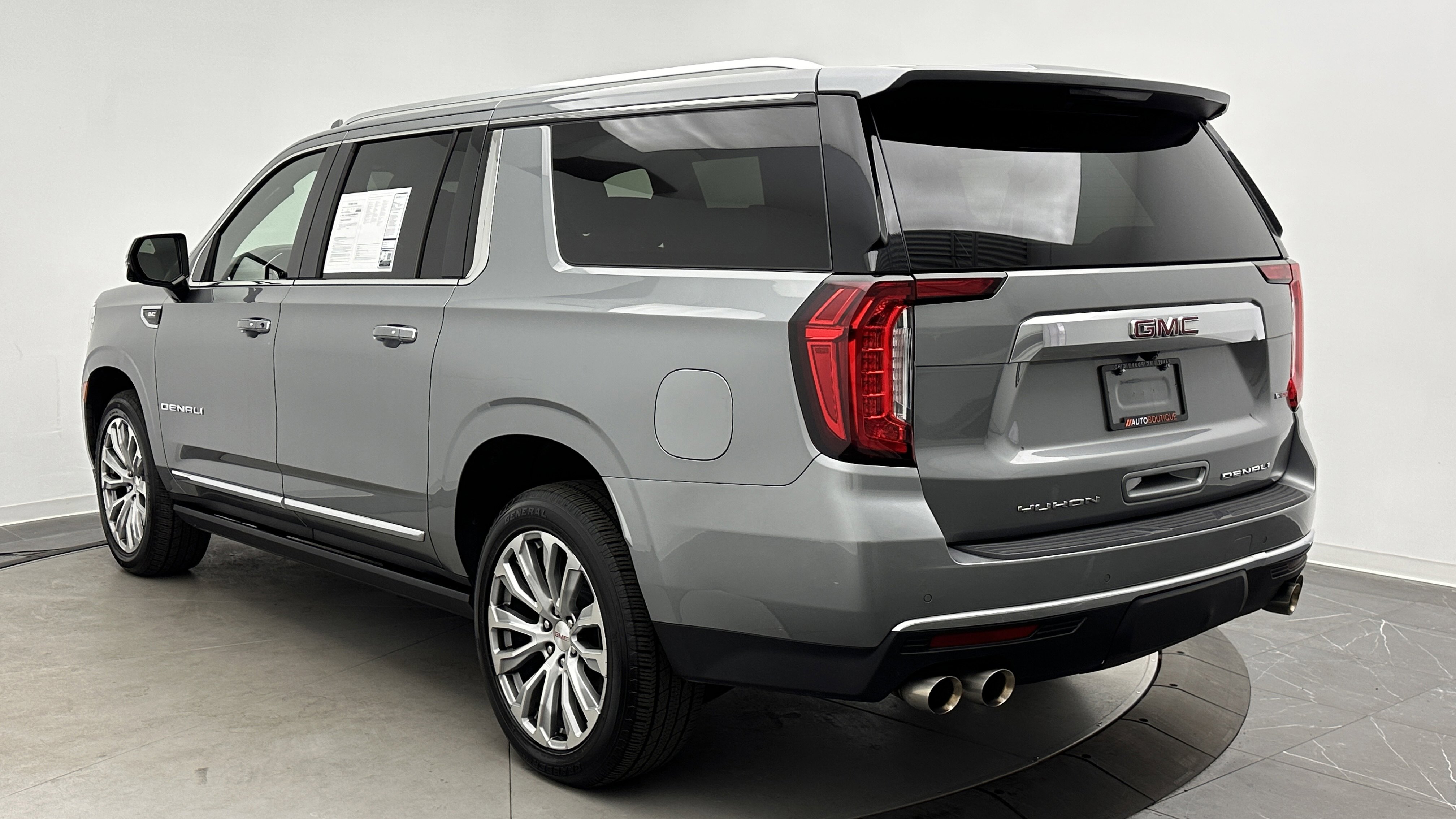 Used 2023 GMC Yukon XL Denali RWD image 6