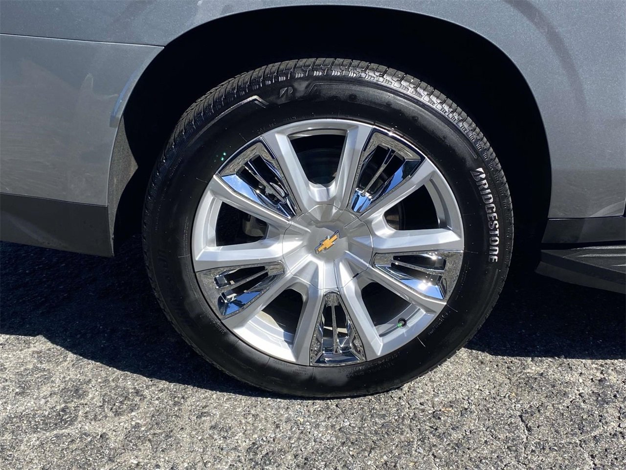 Used 2024 Chevrolet Suburban High Country w/ Advanced Technology Package image 8