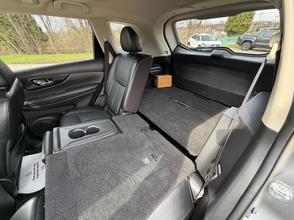 Used 2017 Nissan Rogue SL w/ SL Premium Package image 29