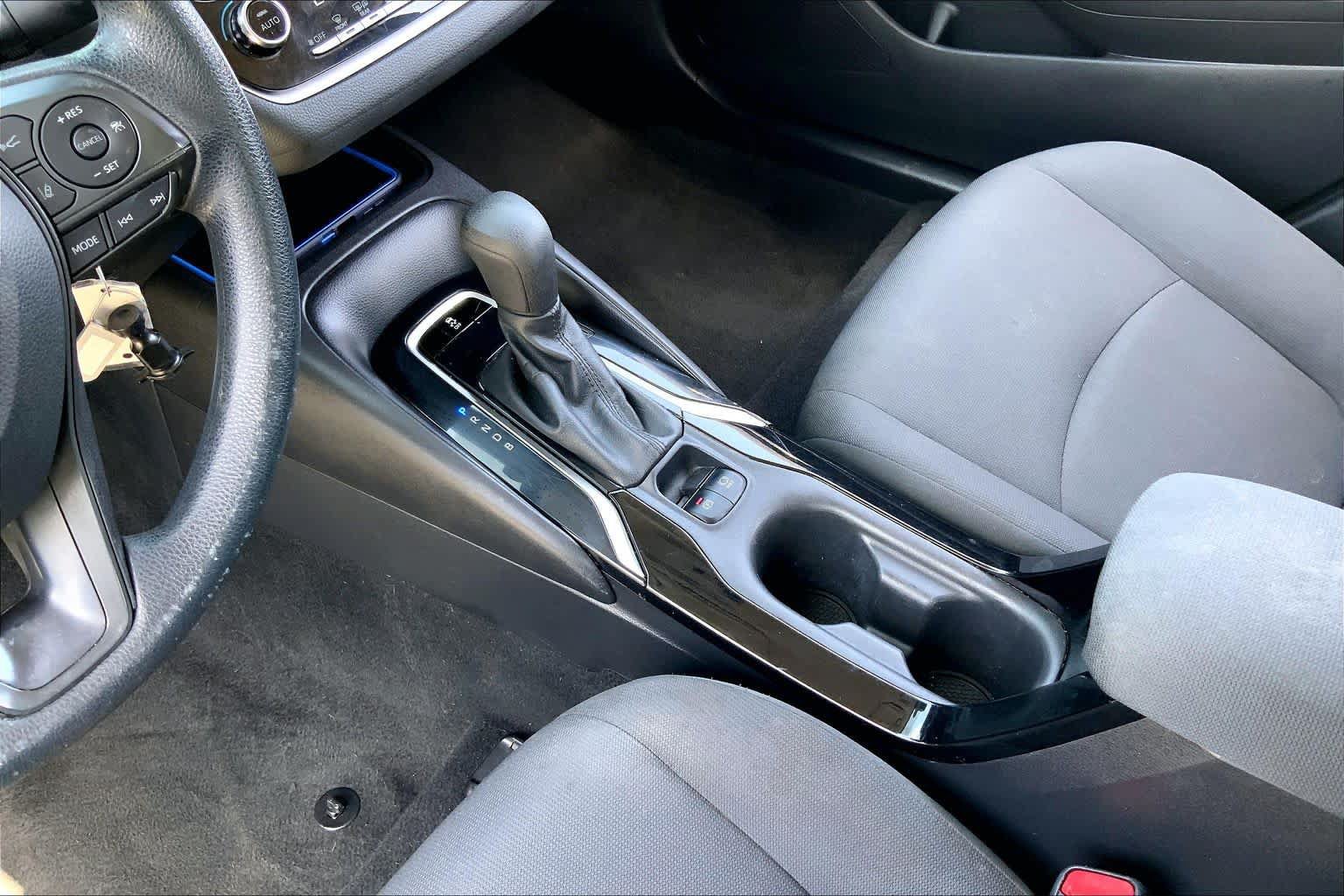 Used 2021 Toyota Corolla LE FWD image 16